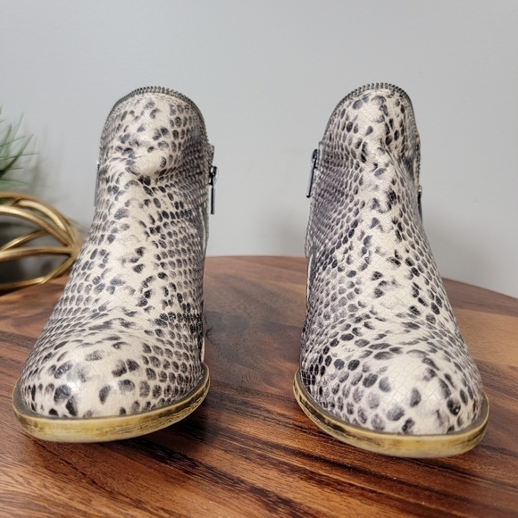 Lucky Brand Snakeskin Print Leather Bartalino zipper ankle boots Size 7.5 - Picture 5 of 17
